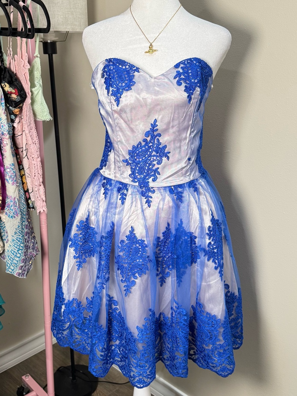 Un Deux Trois Cream and Blue Embroidery Lace Girls Short Strapless Dress Size 8